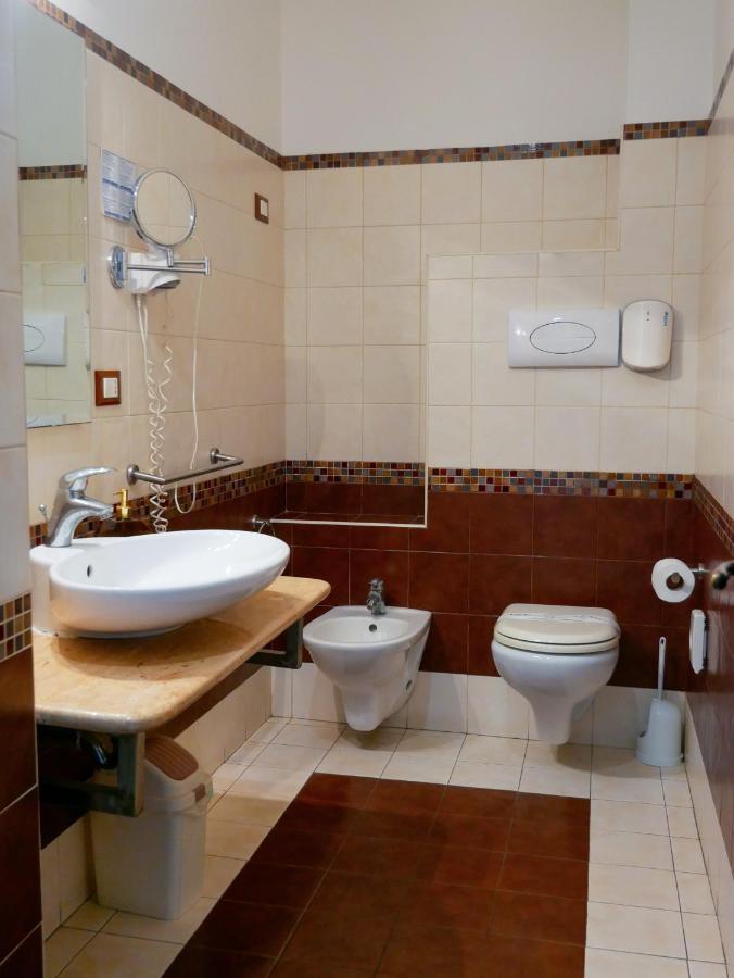 My Friend Antonia Bed and Breakfast Barcellona Pozzo di Gotto Eksteriør billede